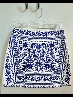 New Francesca's White Mini Skirt with Blue Floral Embroidery